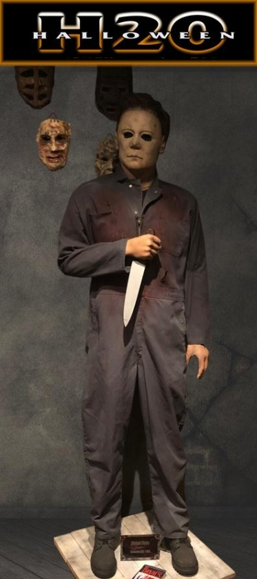 Michael Myers (Chris Durand) Display